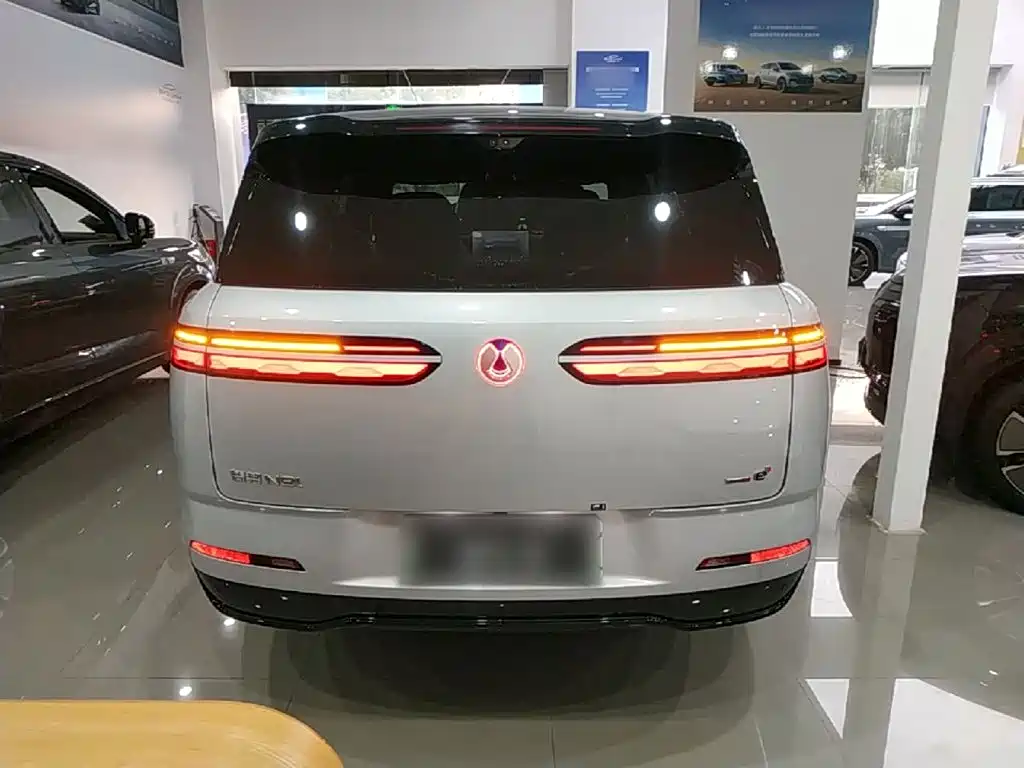 Denza N8 L Flagship