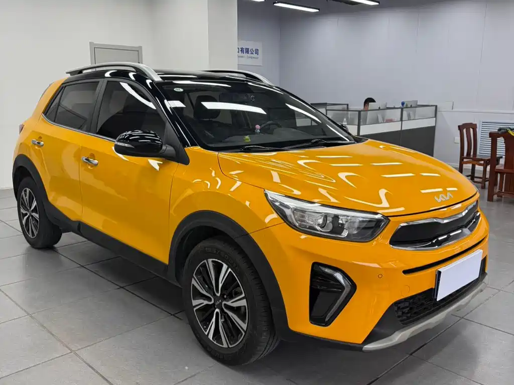 Stonic 1.4 L CVT Fun Enjoyment Sunroof