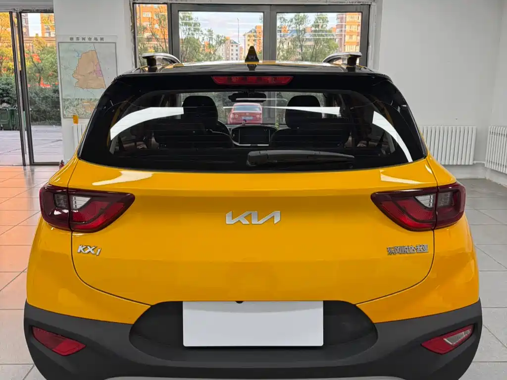 Stonic 1.4 L CVT Fun Enjoyment Sunroof