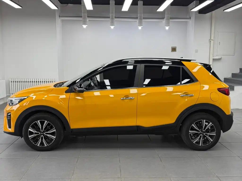 Stonic 1.4 L CVT Fun Enjoyment Sunroof