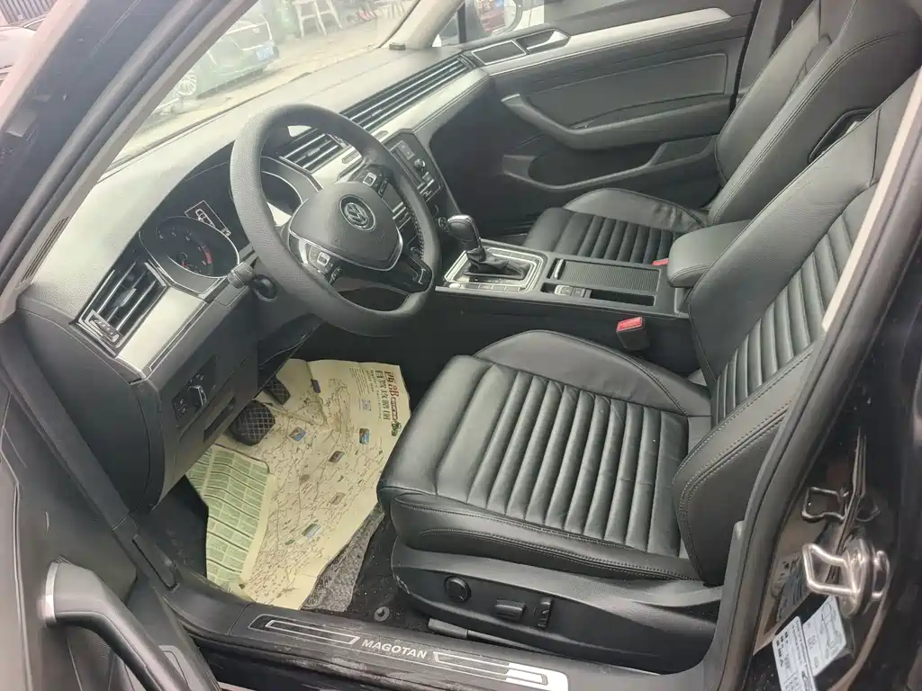 Magotan 280 TSI DSG Leading