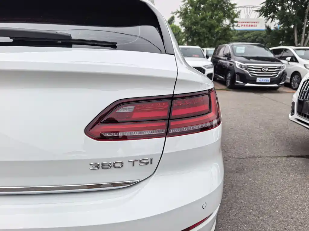 VW CC Shooting Brake 380 TSI Heart Hunter