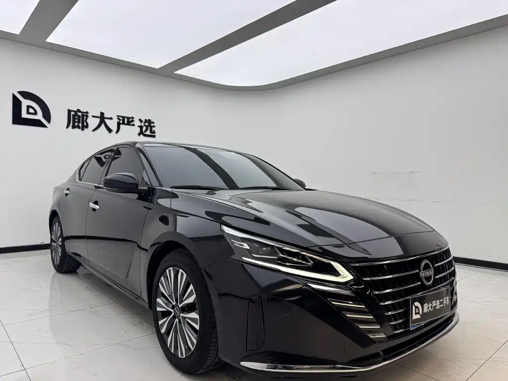 Teana 2.0 L XL-TLS Joy