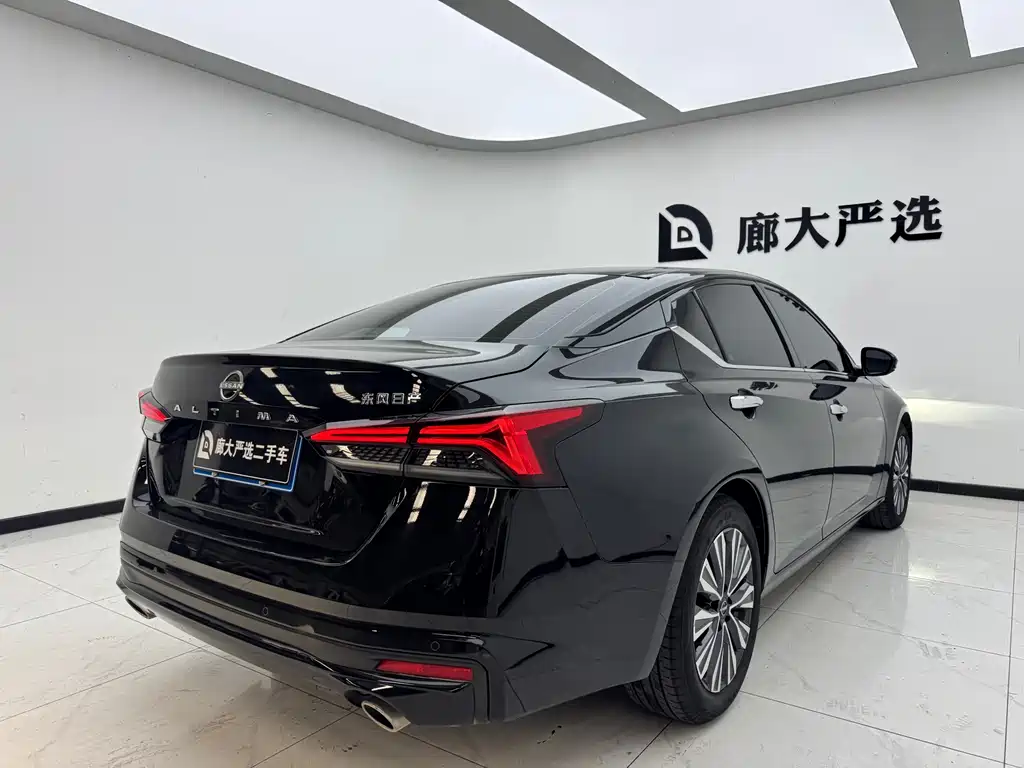 Teana 2.0 L XL-TLS Joy