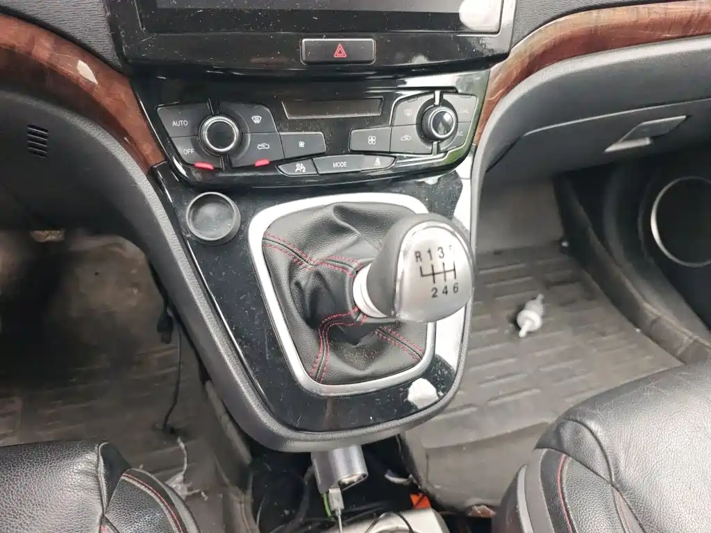 Haval H6 哈弗H6 2014款 运动版 2.0 T 柴油 手动两驱精英型