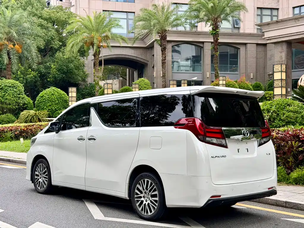 Alphard 3.5 L Luxury