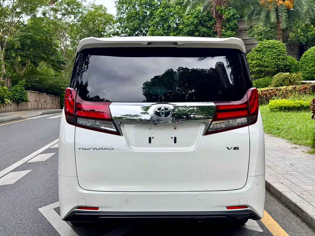 Alphard 3.5 L Luxury