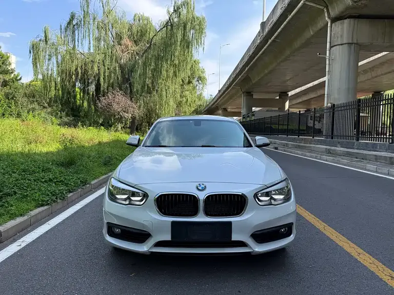 BMW 1 Series (Import) 118 i Leading