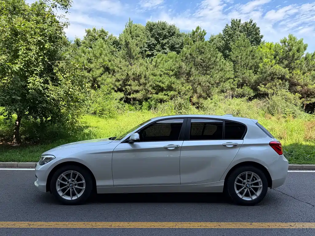 BMW 1 Series (Import) 118 i Leading