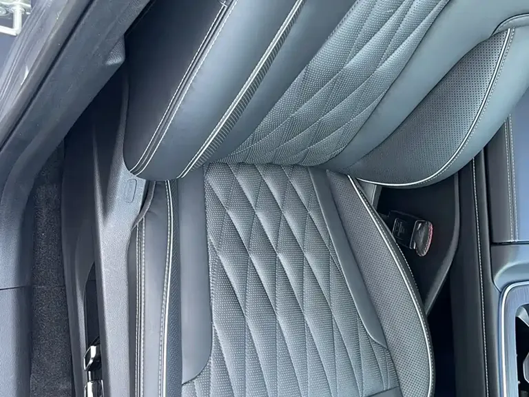 GAC Trumpchi GS8 Navigator Series 2.0 TGDI 2 WD Luxury Connected (7-seat)