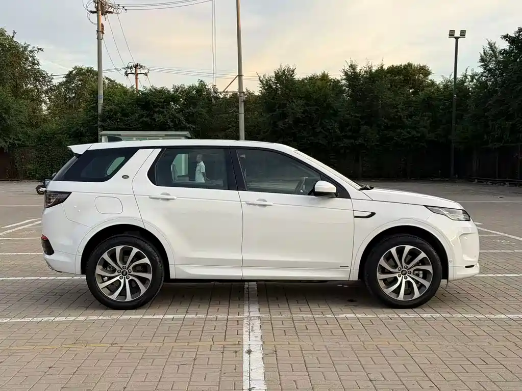 Discovery Sport NEV P300 e Performance Tech