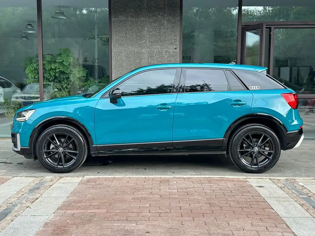 Audi Q2 L 35 TFSI Launch Exclusive CN-VI