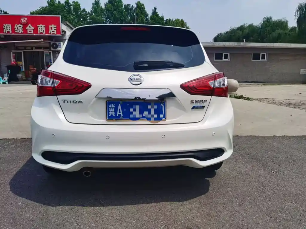 Tiida 1.6 L CVT Smart Enjoyment CN-VI