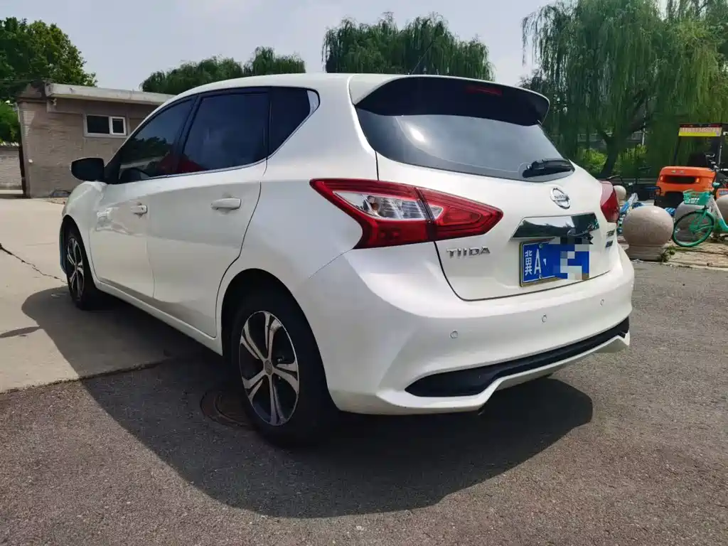 Tiida 1.6 L CVT Smart Enjoyment CN-VI