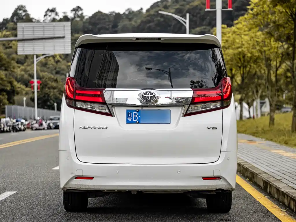 Alphard 3.5 L Luxury