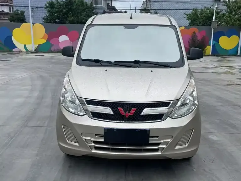 Wuling Rongguang V 五菱荣光V 2019款 1.5 L封窗车实用型国VI LAR