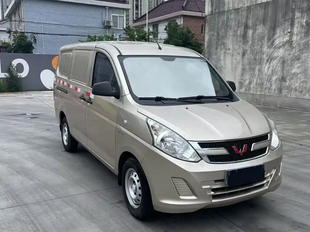 Wuling Rongguang V 五菱荣光V 2019款 1.5 L封窗车实用型国VI LAR