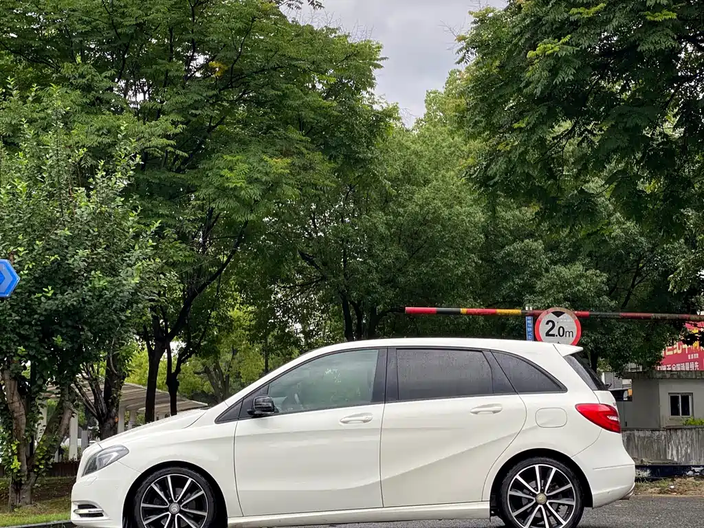 Mercedes-Benz B-Class B 200