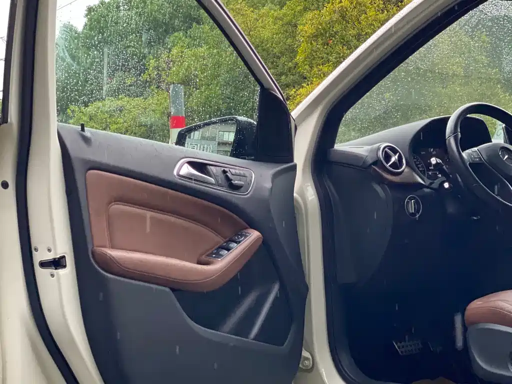 Mercedes-Benz B-Class B 200