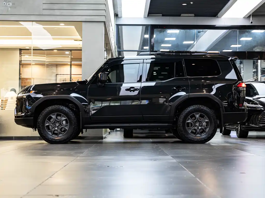 Lexus GX OVERTRAIL Far Peak