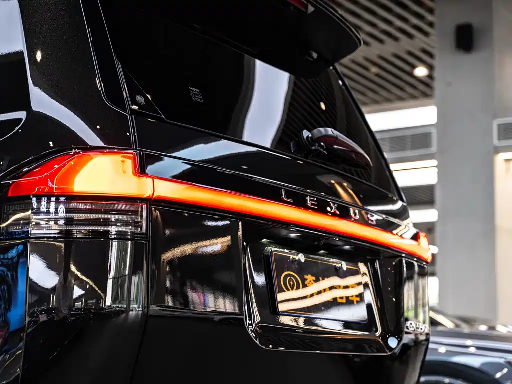 Lexus GX OVERTRAIL Far Peak