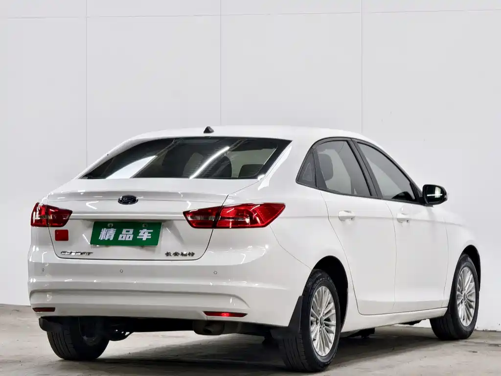 Escort 1.5 L Auto Comfort