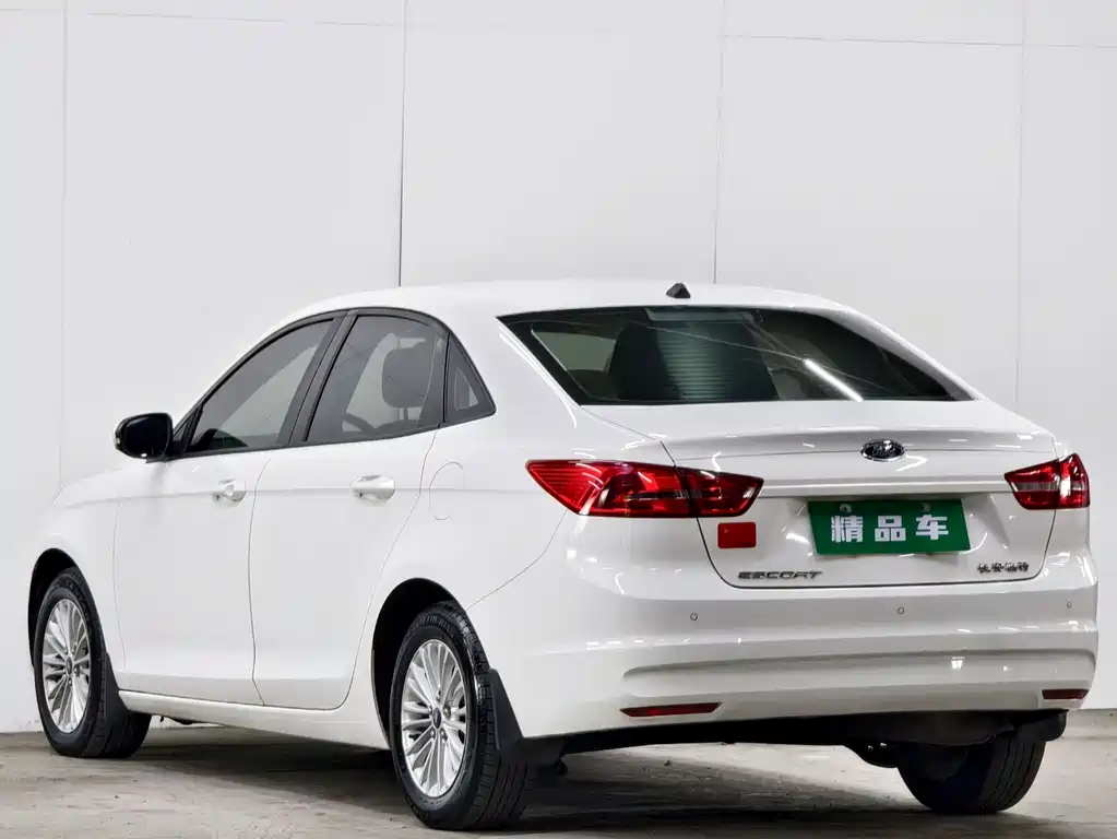 Escort 1.5 L Auto Comfort