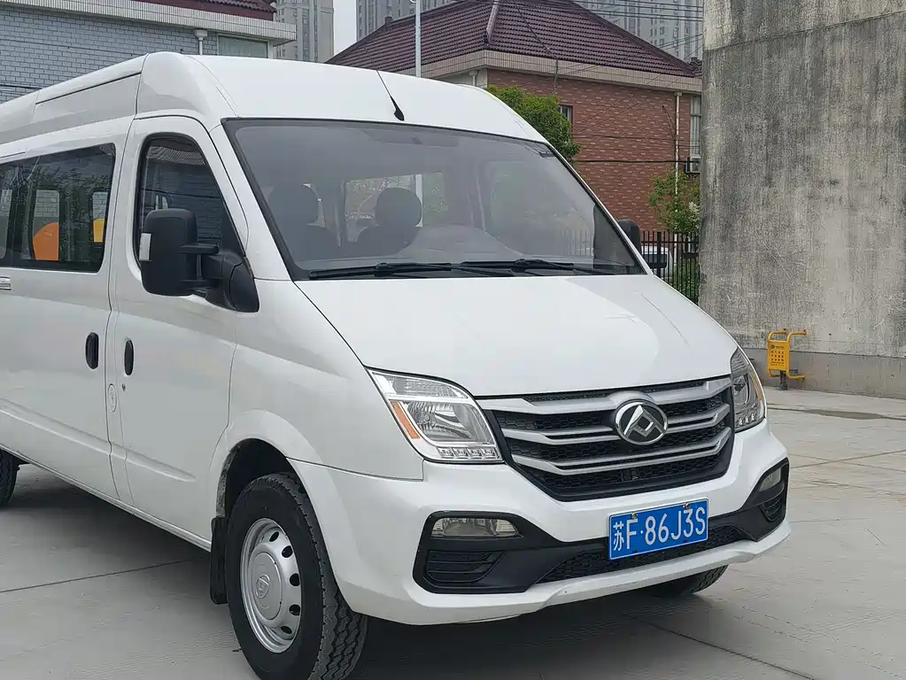 Xintu V80 2.5 T Classic6-speed Manual Aoyuntong LWB Mid Roof 7-seat