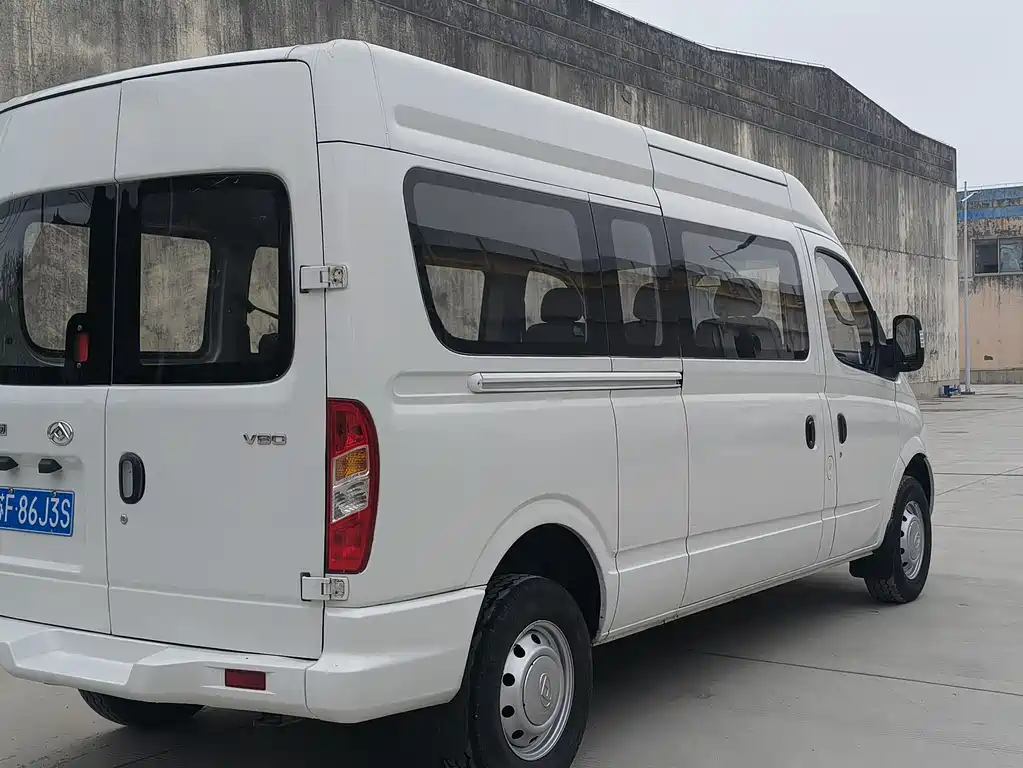Xintu V80 2.5 T Classic6-speed Manual Aoyuntong LWB Mid Roof 7-seat