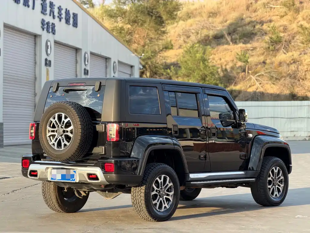 BAIC BJ40 2.0 T Auto 2 WD City Hunter Swordsman