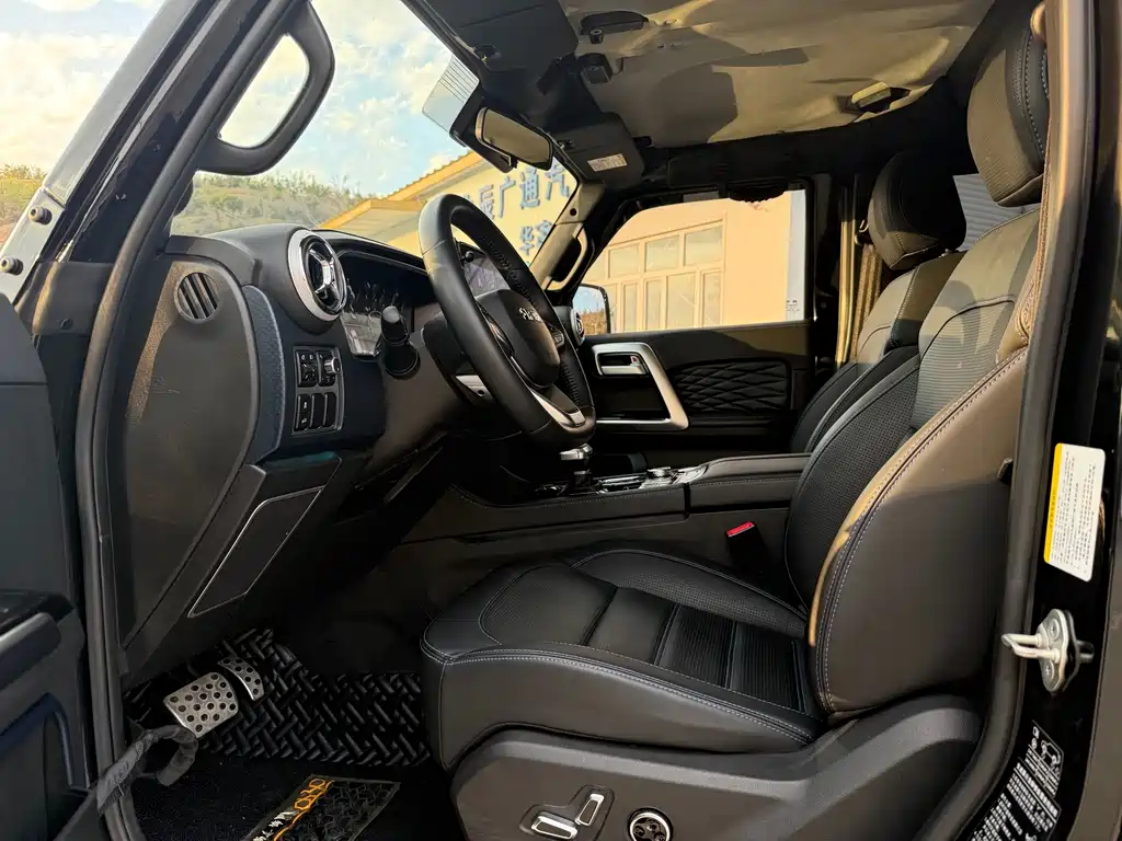 BAIC BJ40 2.0 T Auto 2 WD City Hunter Swordsman