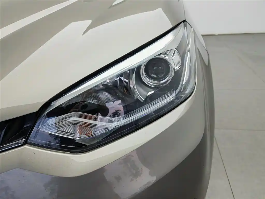 Ruiteng 1.5 TGI TST Luxury
