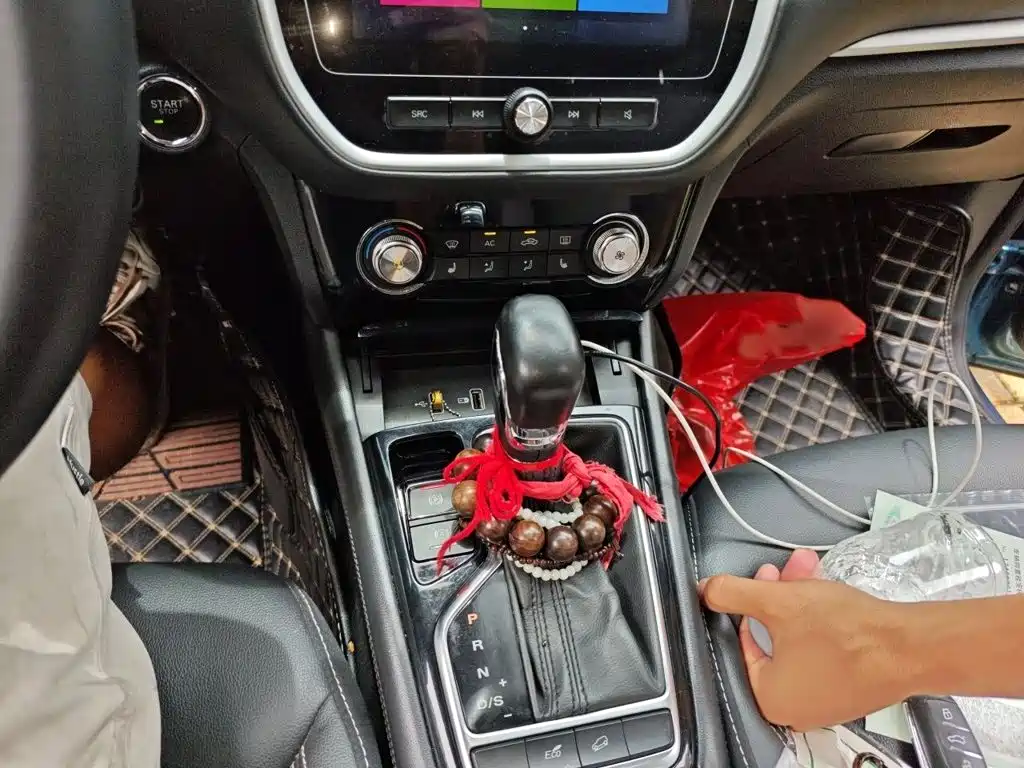 Roewe RX3 1.6 L CVT Flagship