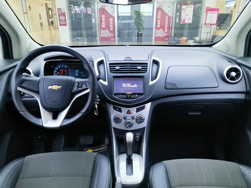 Tracker 1.4 T Auto 2 WD Luxury