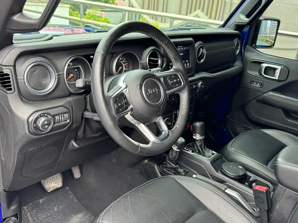 Wrangler 2.0 T Sahara 4-door