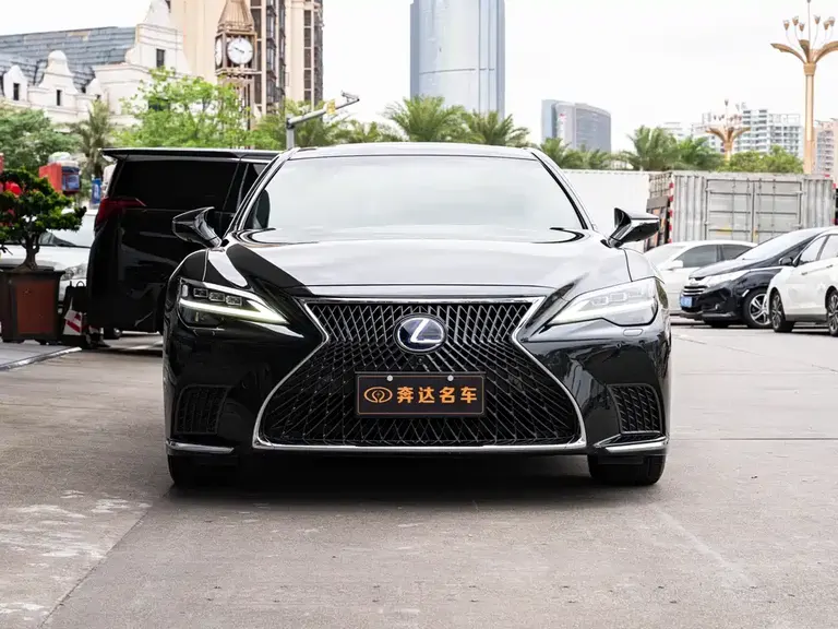 Lexus LS 500 h Luxury