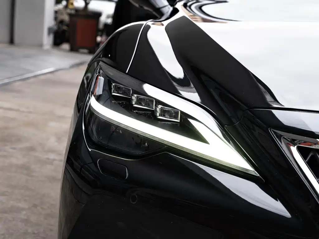 Lexus LS 500 h Luxury