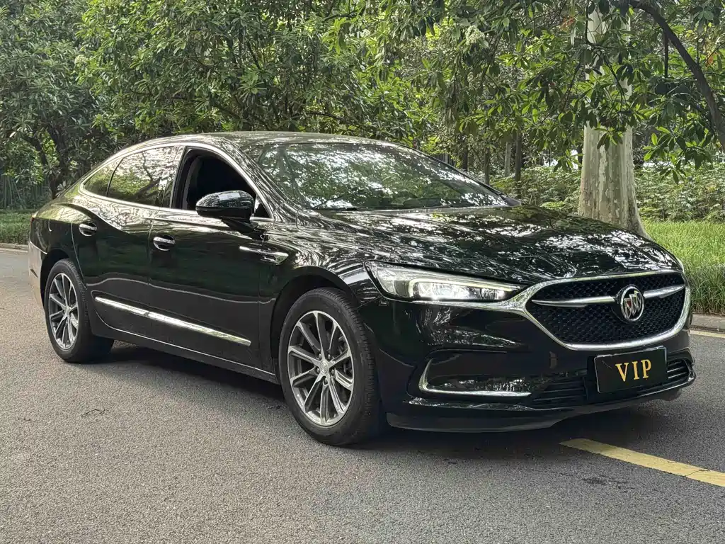 LaCrosse 652 T Luxury