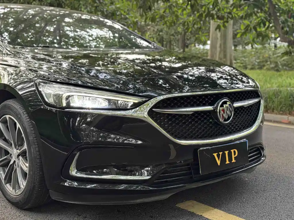 LaCrosse 652 T Luxury