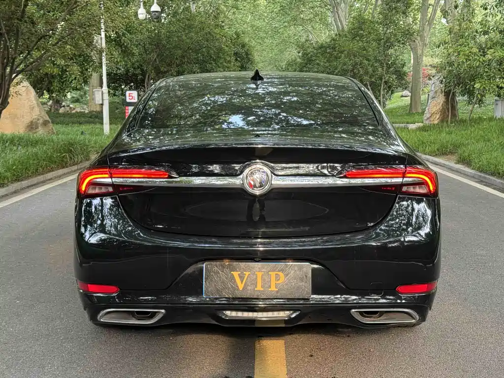 LaCrosse 652 T Luxury