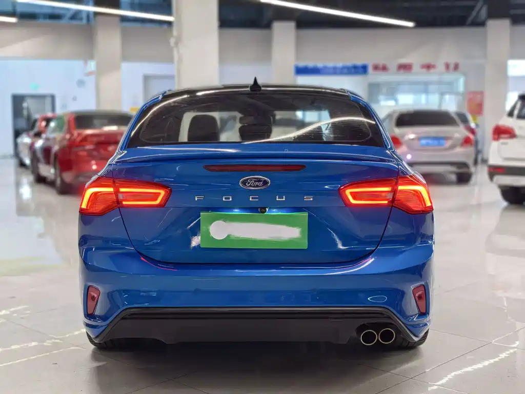Focus Sedan EcoBoost 180 Auto ST Line