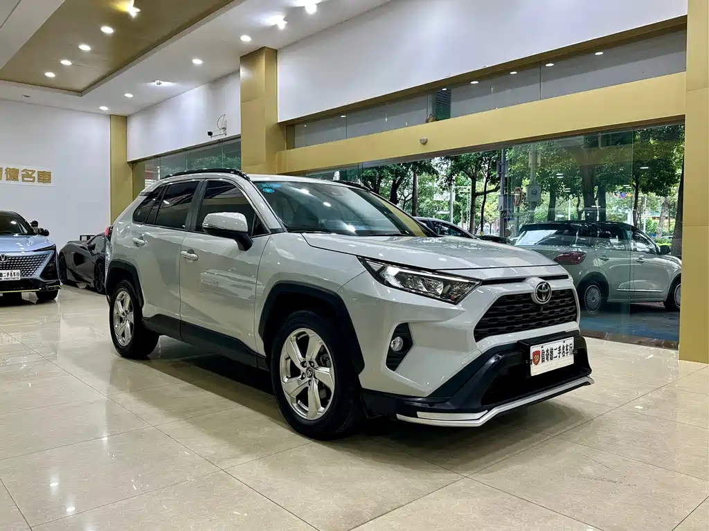 RAV4 2.0 L CVT 2 WD Style