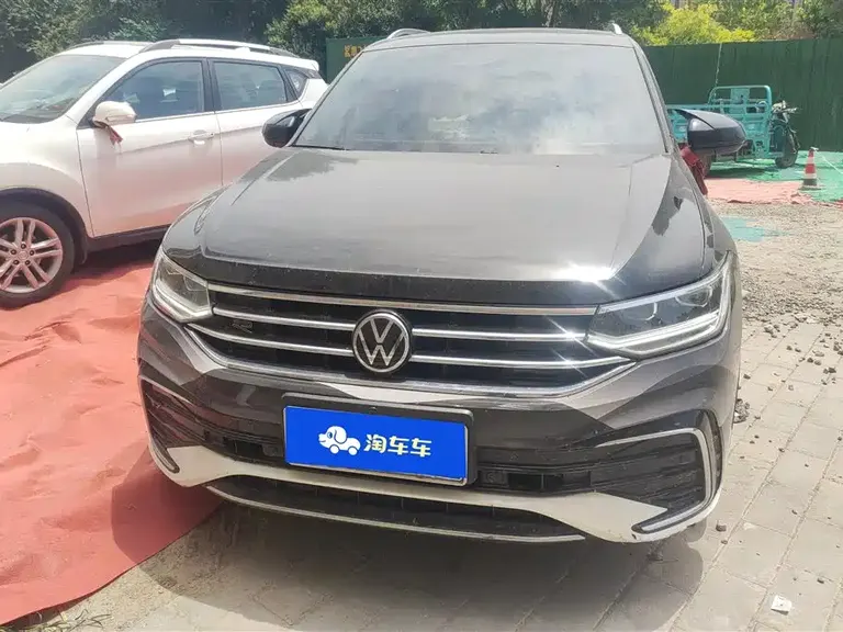 Volkswagen Tiguan L Outstanding 330 TSI Auto 2 WD R-Line Dragon Shine