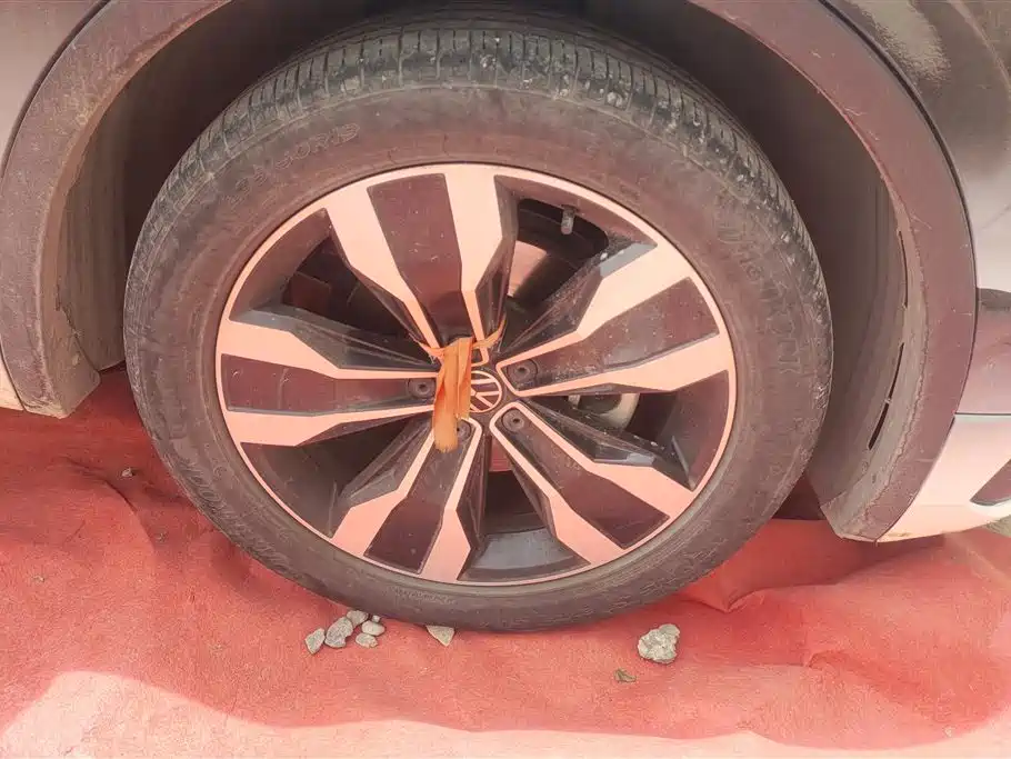 Tiguan L Outstanding 330 TSI Auto 2 WD R-Line Dragon Shine