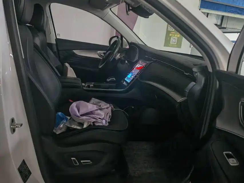 Roewe RX5 MAX 300 TGI Auto Intelligent Cockpit Flagship