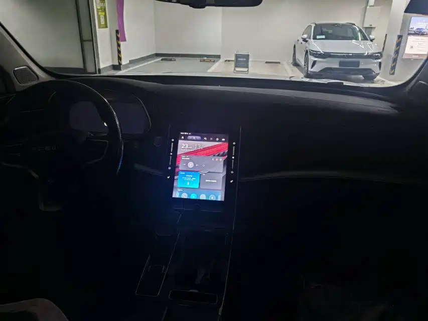 Roewe RX5 MAX 300 TGI Auto Intelligent Cockpit Flagship
