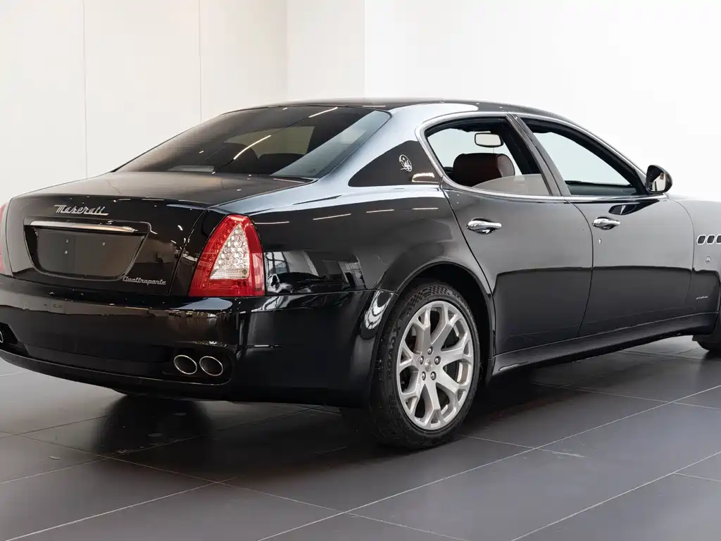 Quattroporte 4.2 L Elite