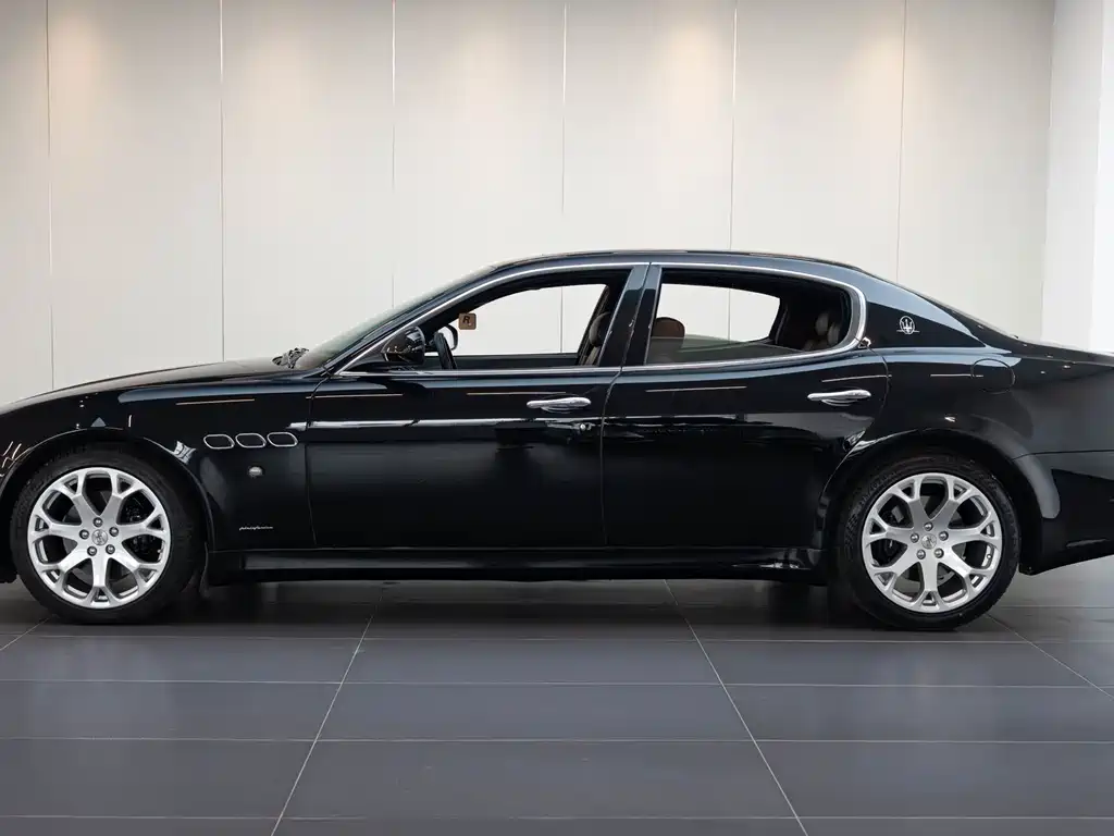 Quattroporte 4.2 L Elite