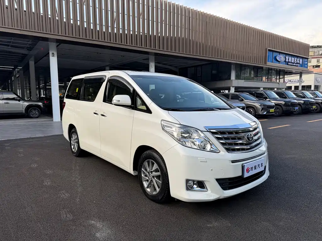 Alphard 2.4 L Luxury