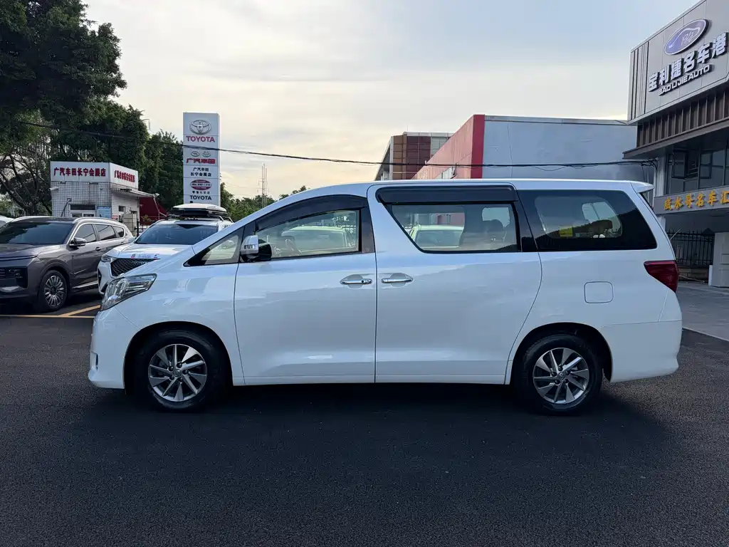 Alphard 2.4 L Luxury